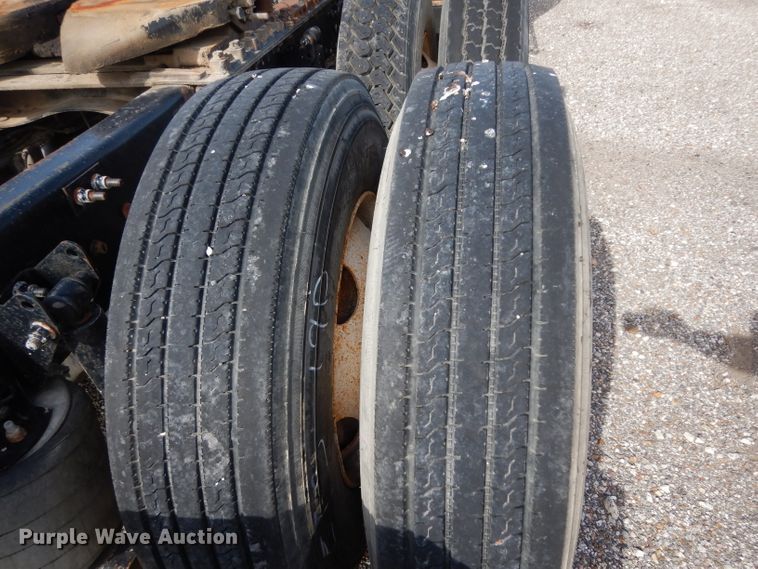 image for item DH2411 2007 Mack CXN semi truck