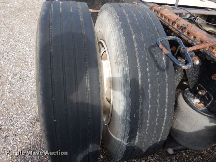 image for item DH2411 2007 Mack CXN semi truck