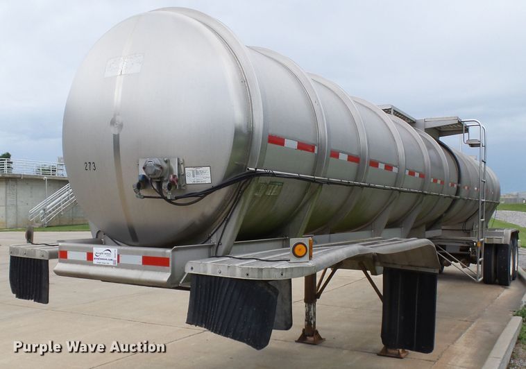image for item DH3775 1997 Walker tank trailer