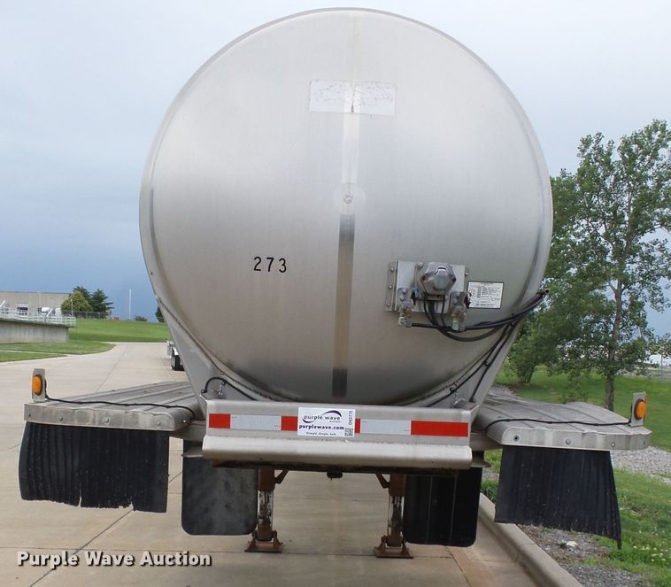 image for item DH3775 1997 Walker tank trailer