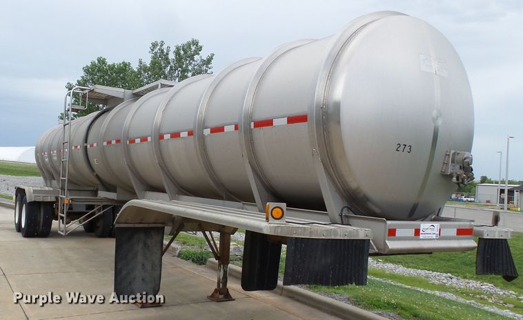 image for item DH3775 1997 Walker tank trailer