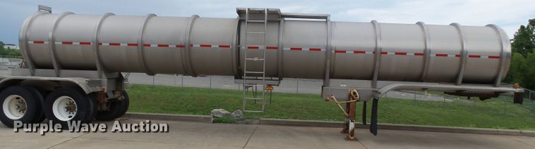 image for item DH3775 1997 Walker tank trailer