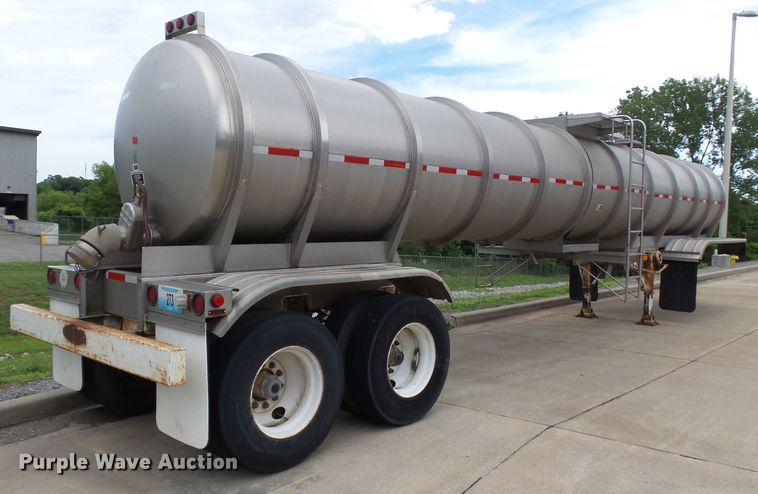 image for item DH3775 1997 Walker tank trailer