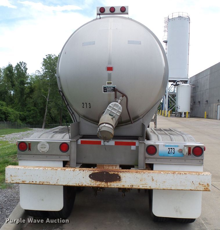 image for item DH3775 1997 Walker tank trailer