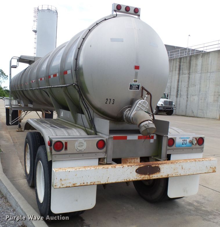 image for item DH3775 1997 Walker tank trailer