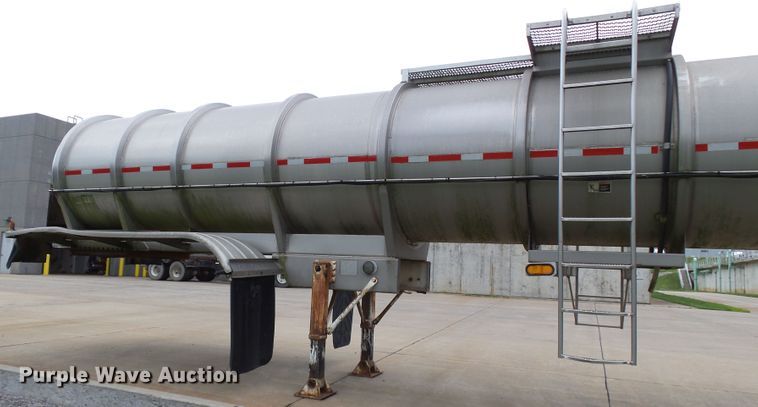 image for item DH3775 1997 Walker tank trailer