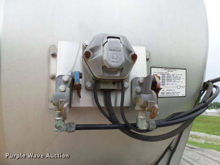 image for item DH3775 1997 Walker tank trailer