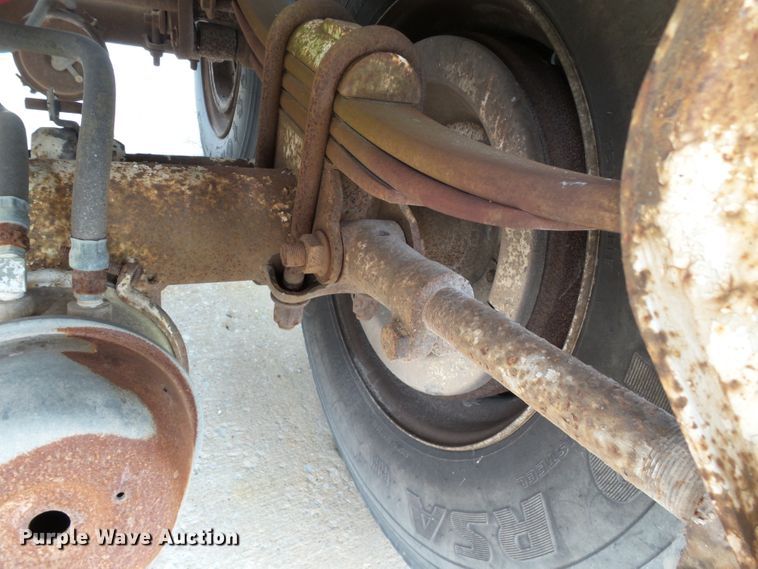 image for item DH3775 1997 Walker tank trailer