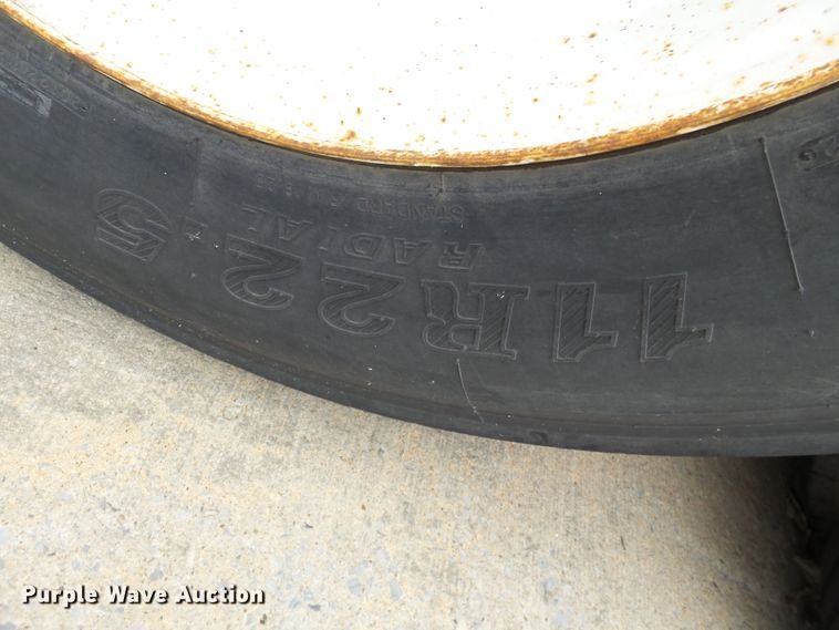 image for item DH3775 1997 Walker tank trailer