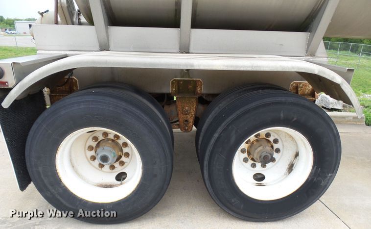 image for item DH3775 1997 Walker tank trailer