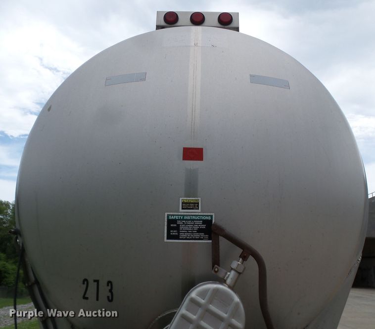 image for item DH3775 1997 Walker tank trailer