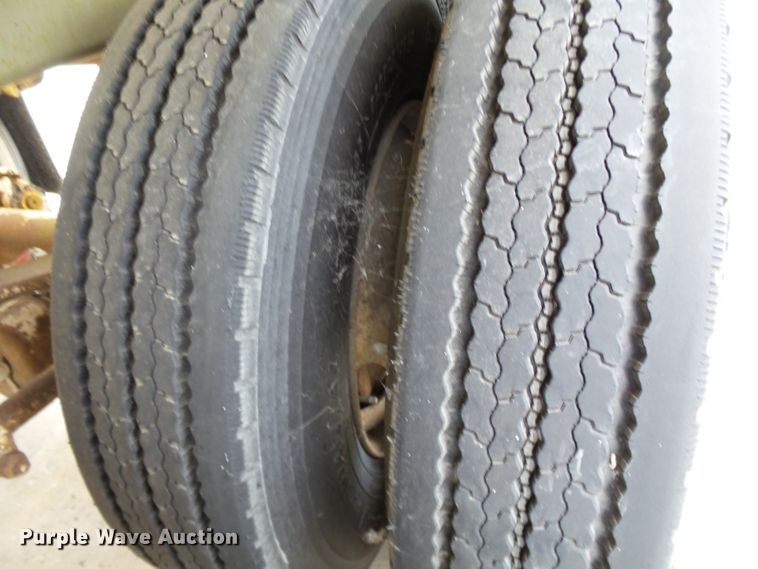 image for item DH3775 1997 Walker tank trailer