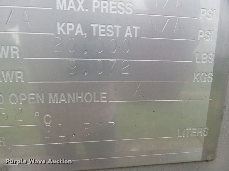 image for item DH3775 1997 Walker tank trailer