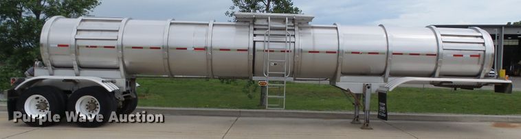 image for item DH3776 2007 Walker tank trailer