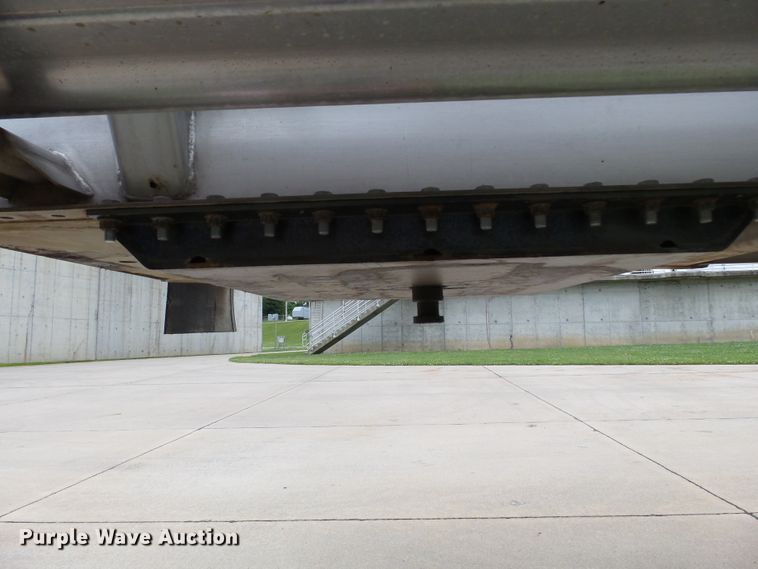 image for item DH3776 2007 Walker tank trailer