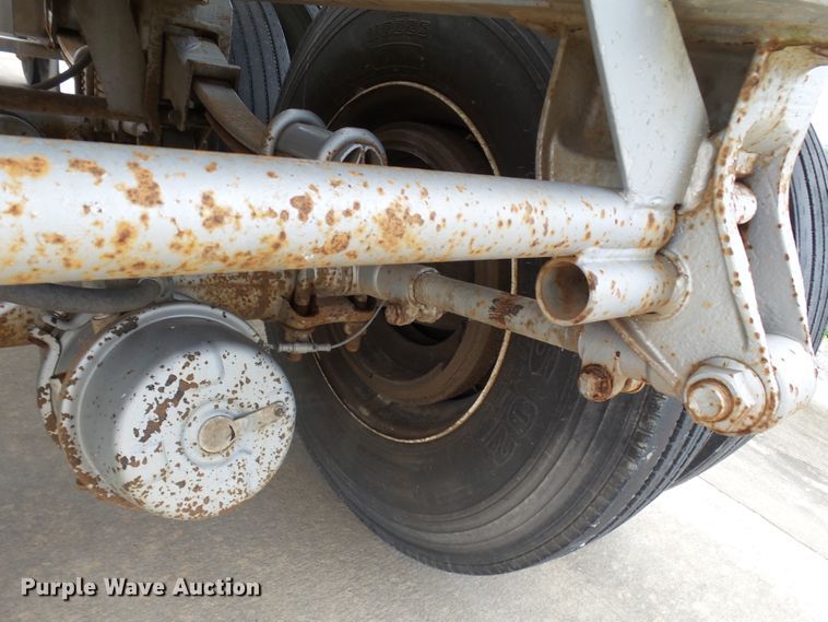 image for item DH3776 2007 Walker tank trailer