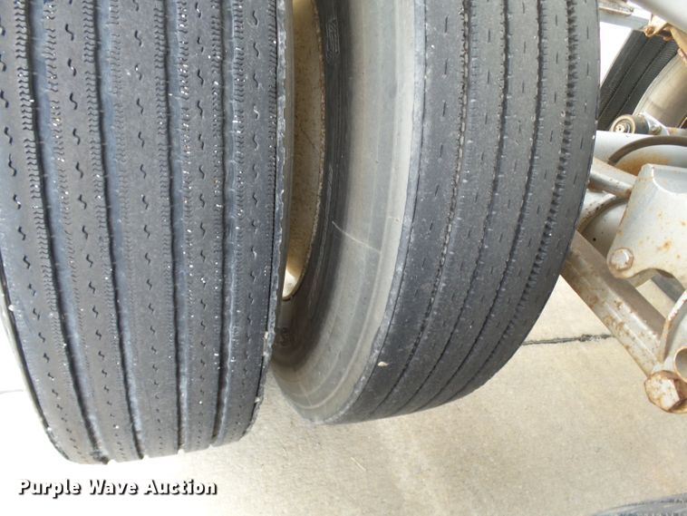 image for item DH3776 2007 Walker tank trailer