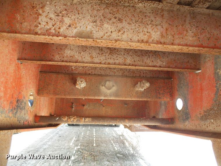 image for item DH4942 1981 Fruehauf flatbed trailer