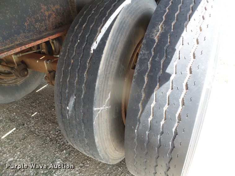 image for item DH4942 1981 Fruehauf flatbed trailer