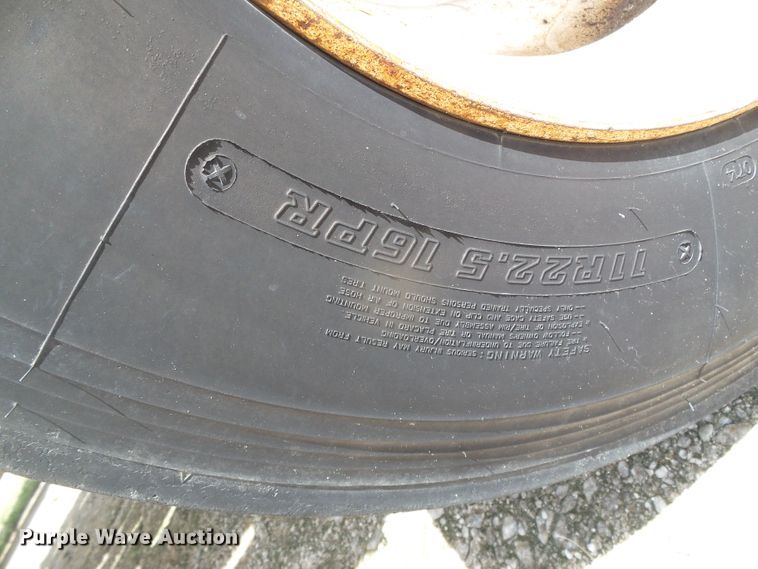 image for item DH4942 1981 Fruehauf flatbed trailer