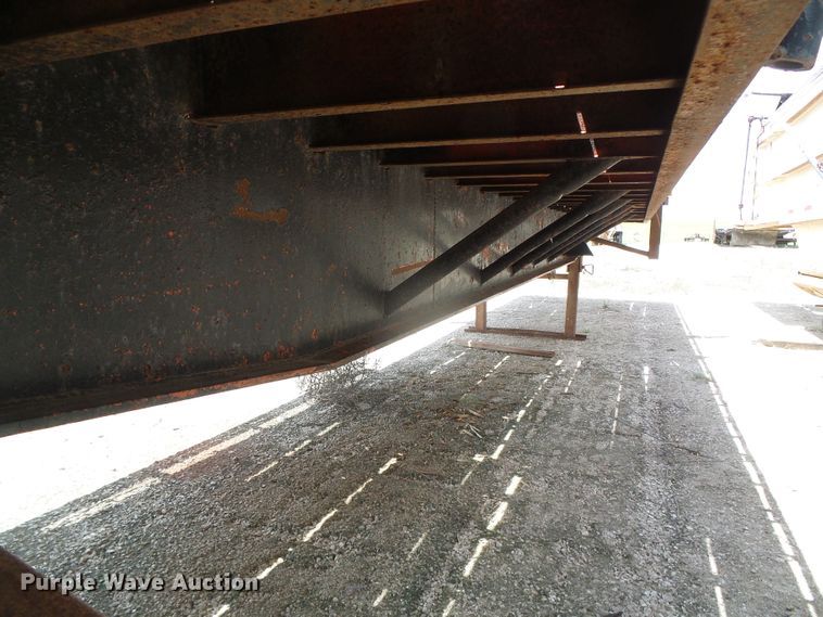 image for item DH4942 1981 Fruehauf flatbed trailer