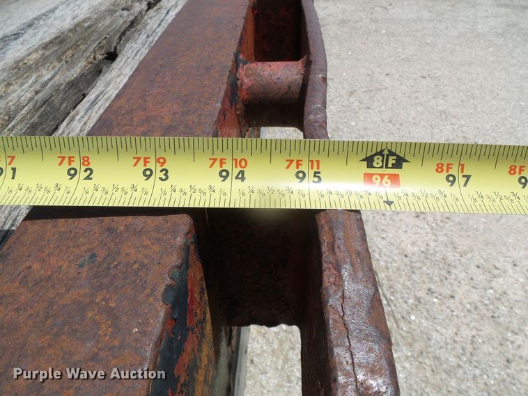 image for item DH4942 1981 Fruehauf flatbed trailer