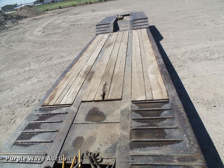 image for item DH4946 1990 Trail King TK100-DGP488 lowboy equipment trailer