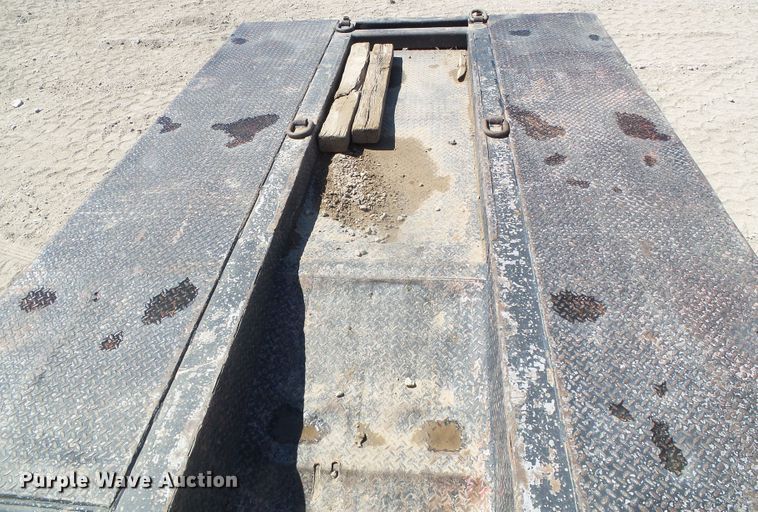 image for item DH4946 1990 Trail King TK100-DGP488 lowboy equipment trailer