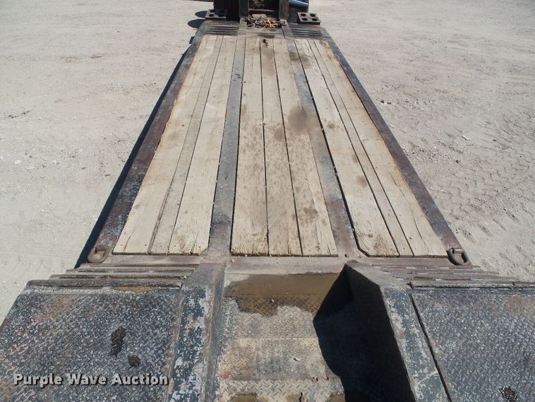image for item DH4946 1990 Trail King TK100-DGP488 lowboy equipment trailer