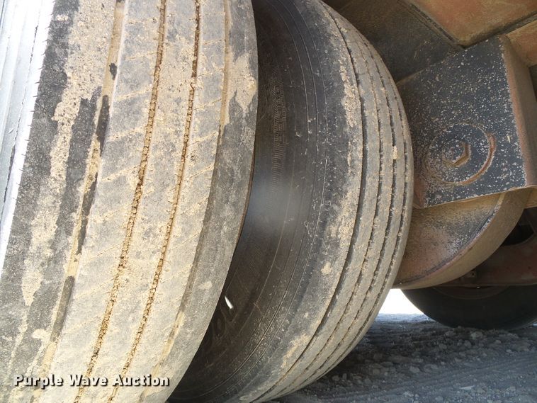 image for item DH4946 1990 Trail King TK100-DGP488 lowboy equipment trailer