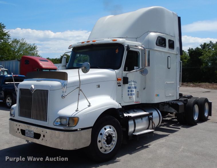 image for item DH5349 2007 International 9400i semi truck