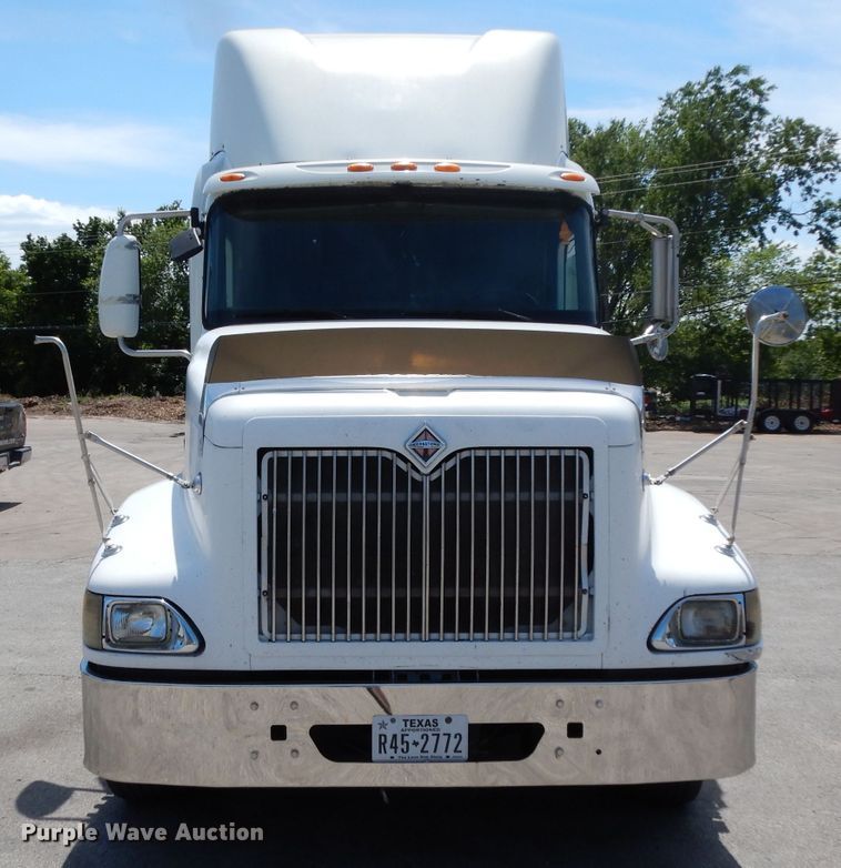 image for item DH5349 2007 International 9400i semi truck