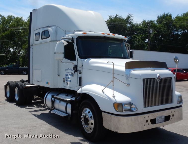 image for item DH5349 2007 International 9400i semi truck