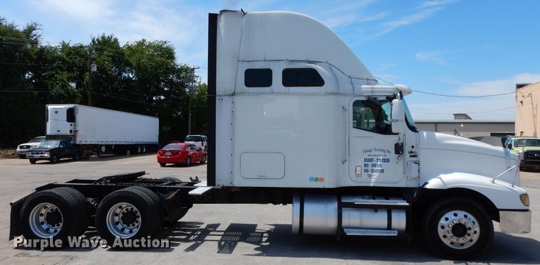 image for item DH5349 2007 International 9400i semi truck