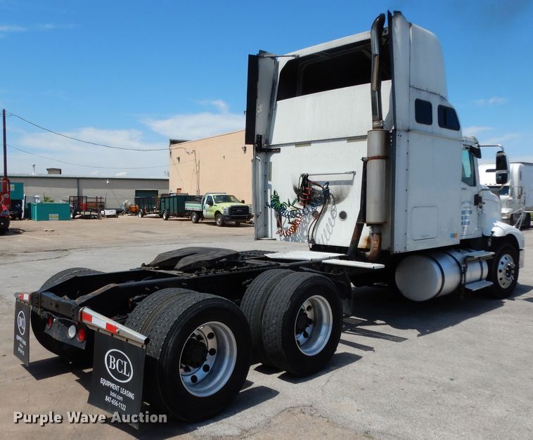 image for item DH5349 2007 International 9400i semi truck