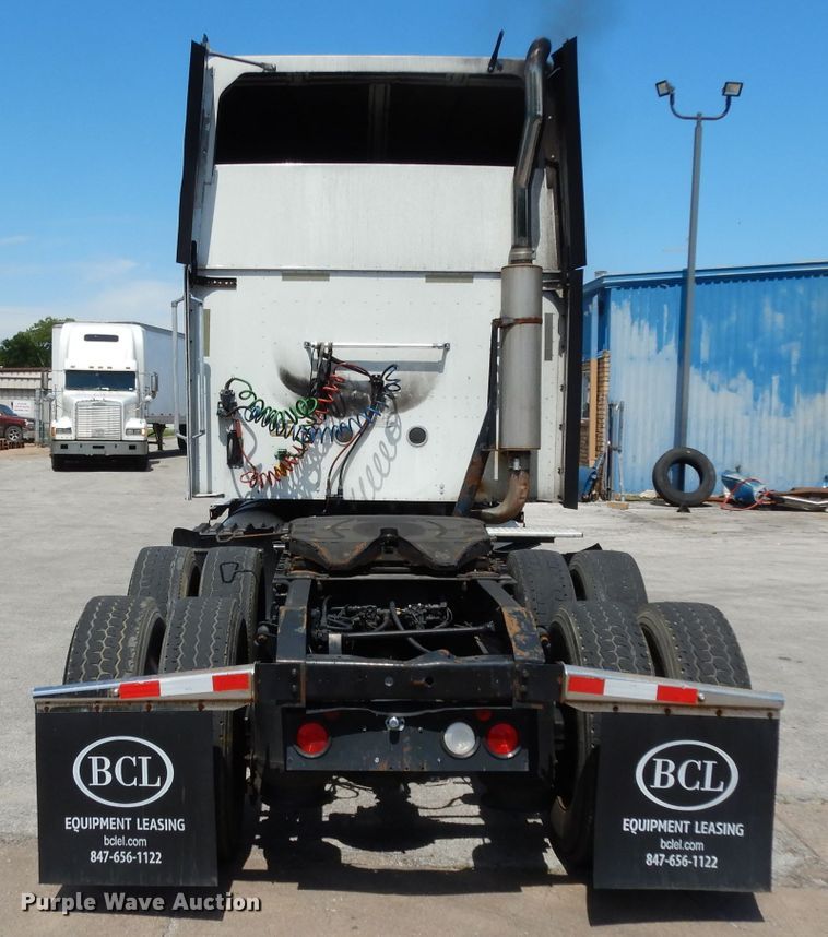 image for item DH5349 2007 International 9400i semi truck