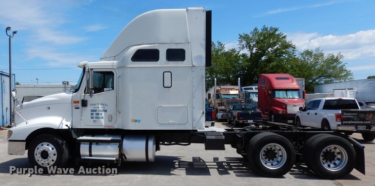 image for item DH5349 2007 International 9400i semi truck