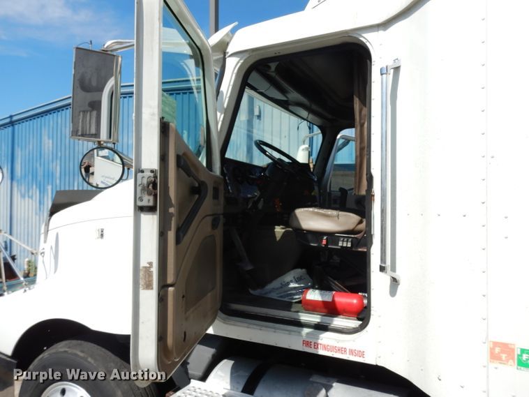 image for item DH5349 2007 International 9400i semi truck