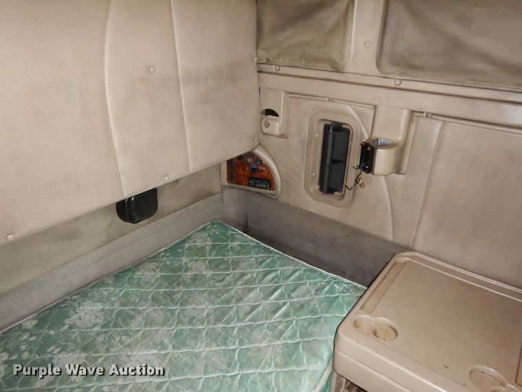 image for item DH5349 2007 International 9400i semi truck