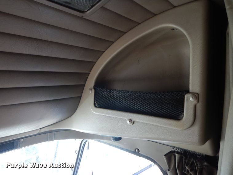 image for item DH5349 2007 International 9400i semi truck