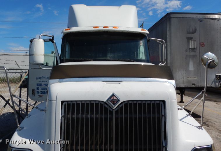 image for item DH5349 2007 International 9400i semi truck