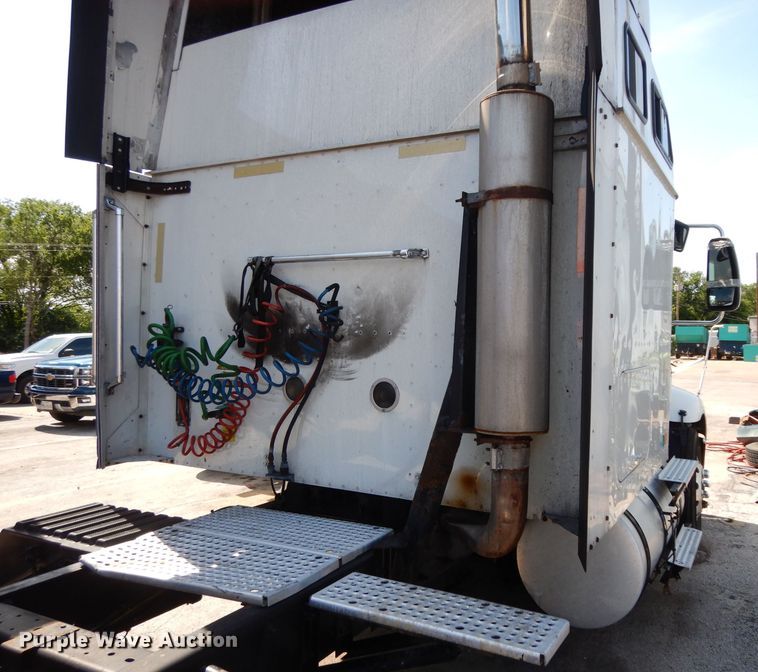 image for item DH5349 2007 International 9400i semi truck