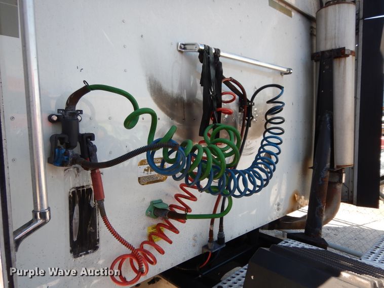 image for item DH5349 2007 International 9400i semi truck