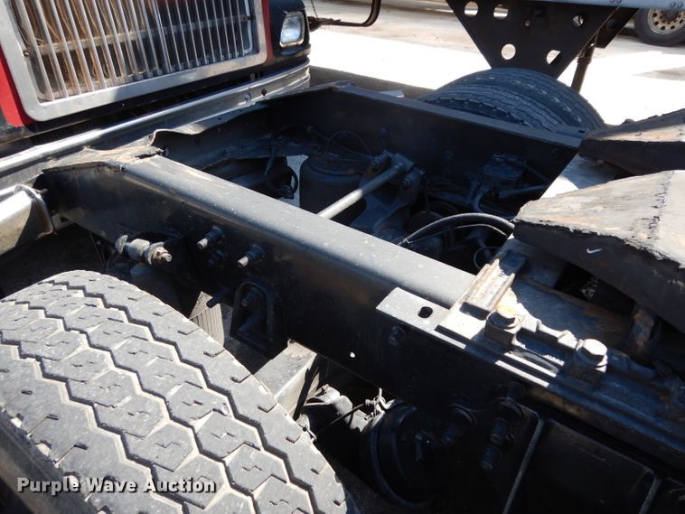 image for item DH5349 2007 International 9400i semi truck