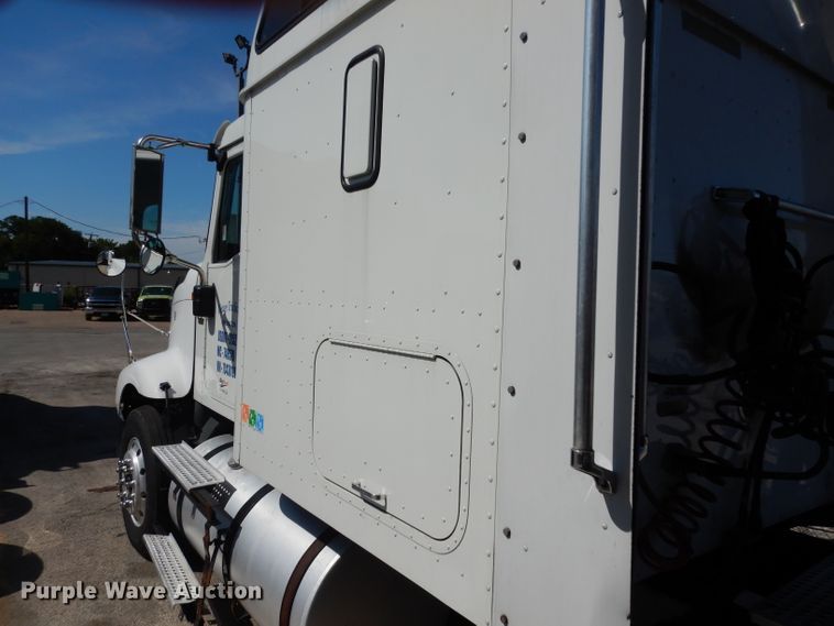 image for item DH5349 2007 International 9400i semi truck