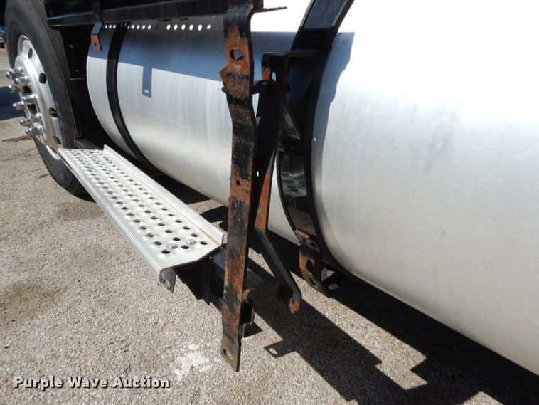 image for item DH5349 2007 International 9400i semi truck