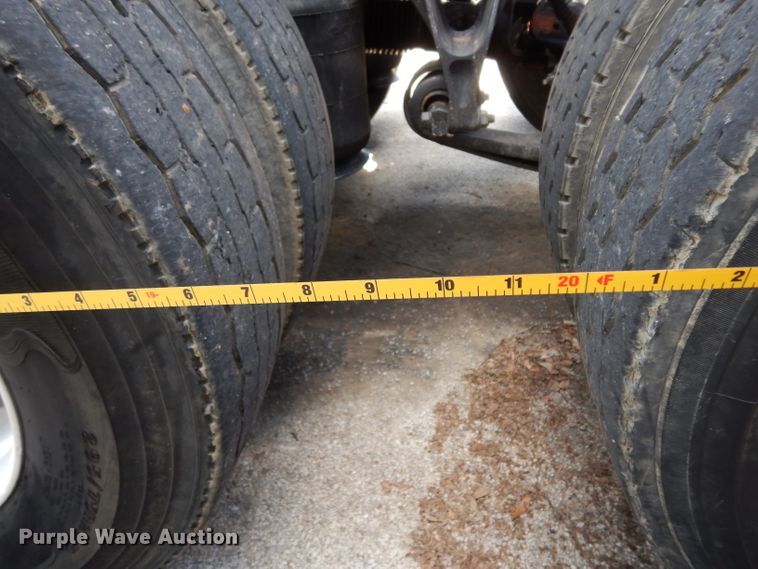 image for item DH5349 2007 International 9400i semi truck