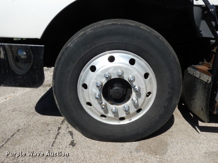 image for item DH5349 2007 International 9400i semi truck