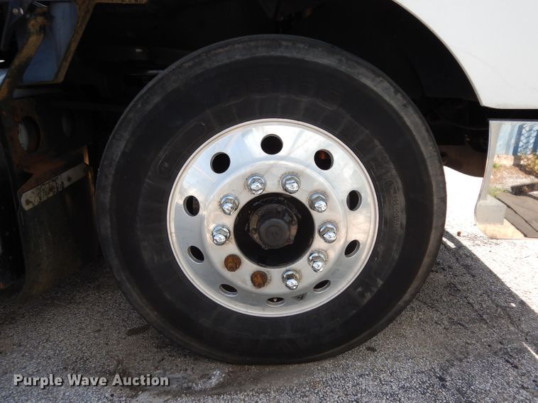 image for item DH5349 2007 International 9400i semi truck