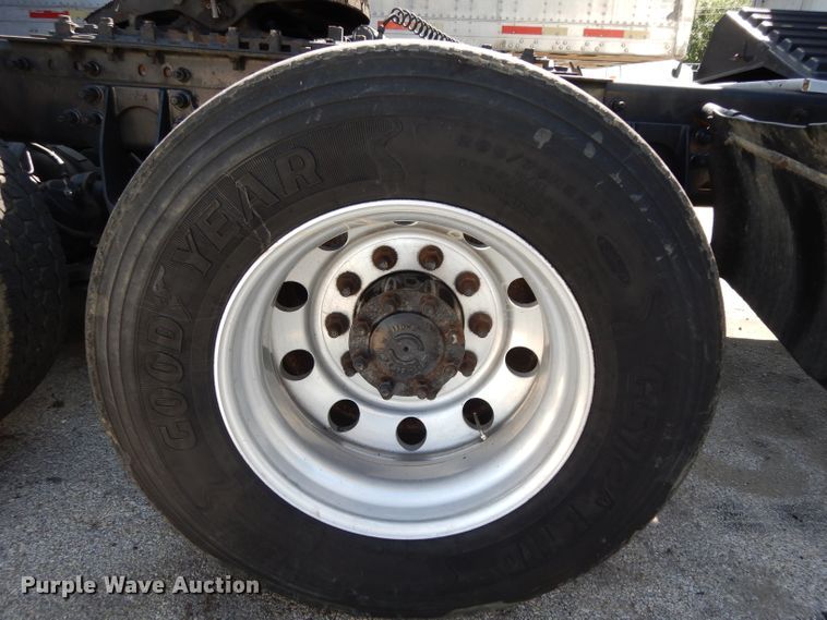 image for item DH5349 2007 International 9400i semi truck